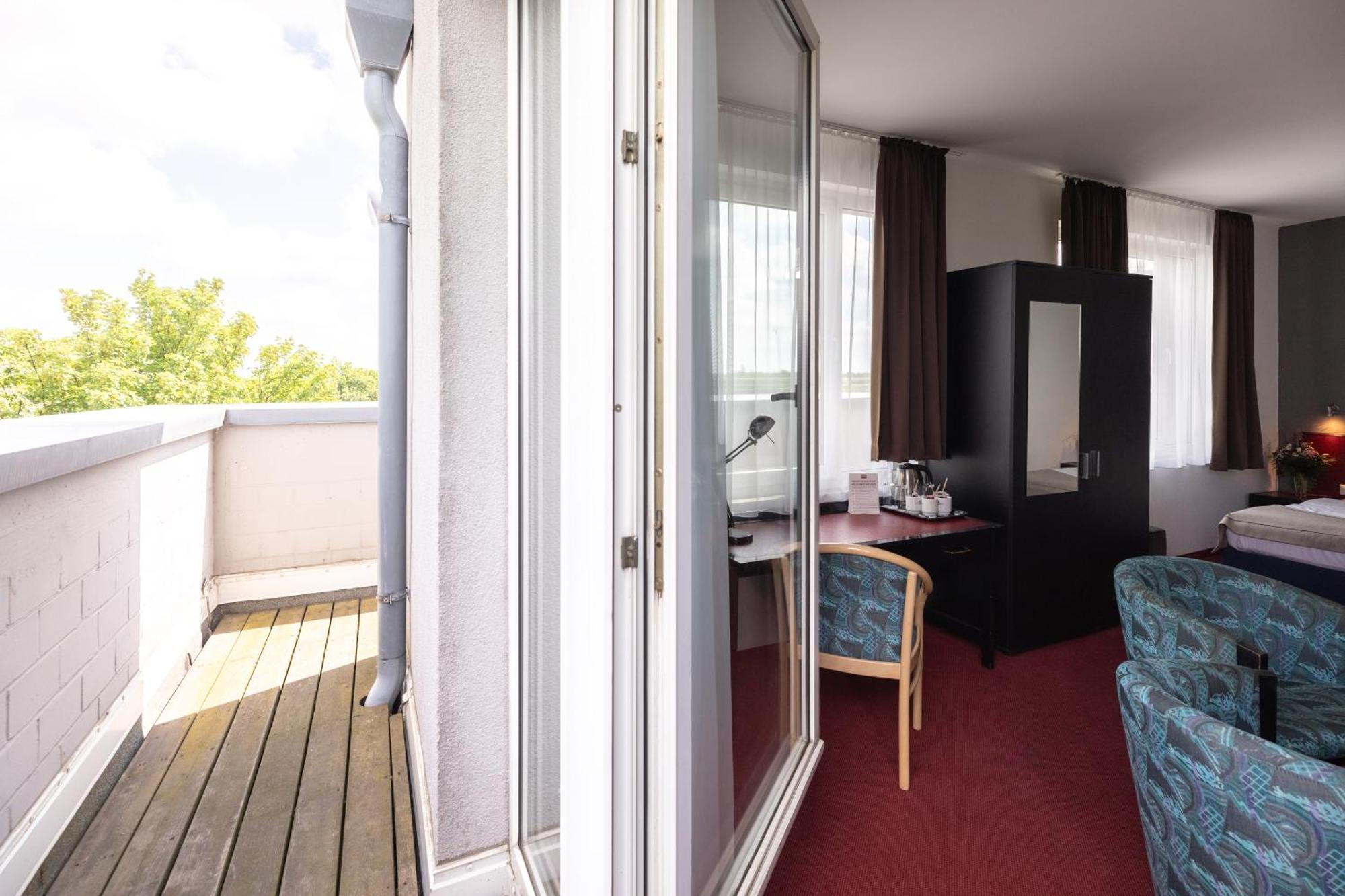 Family Room,1608299963:JPEG